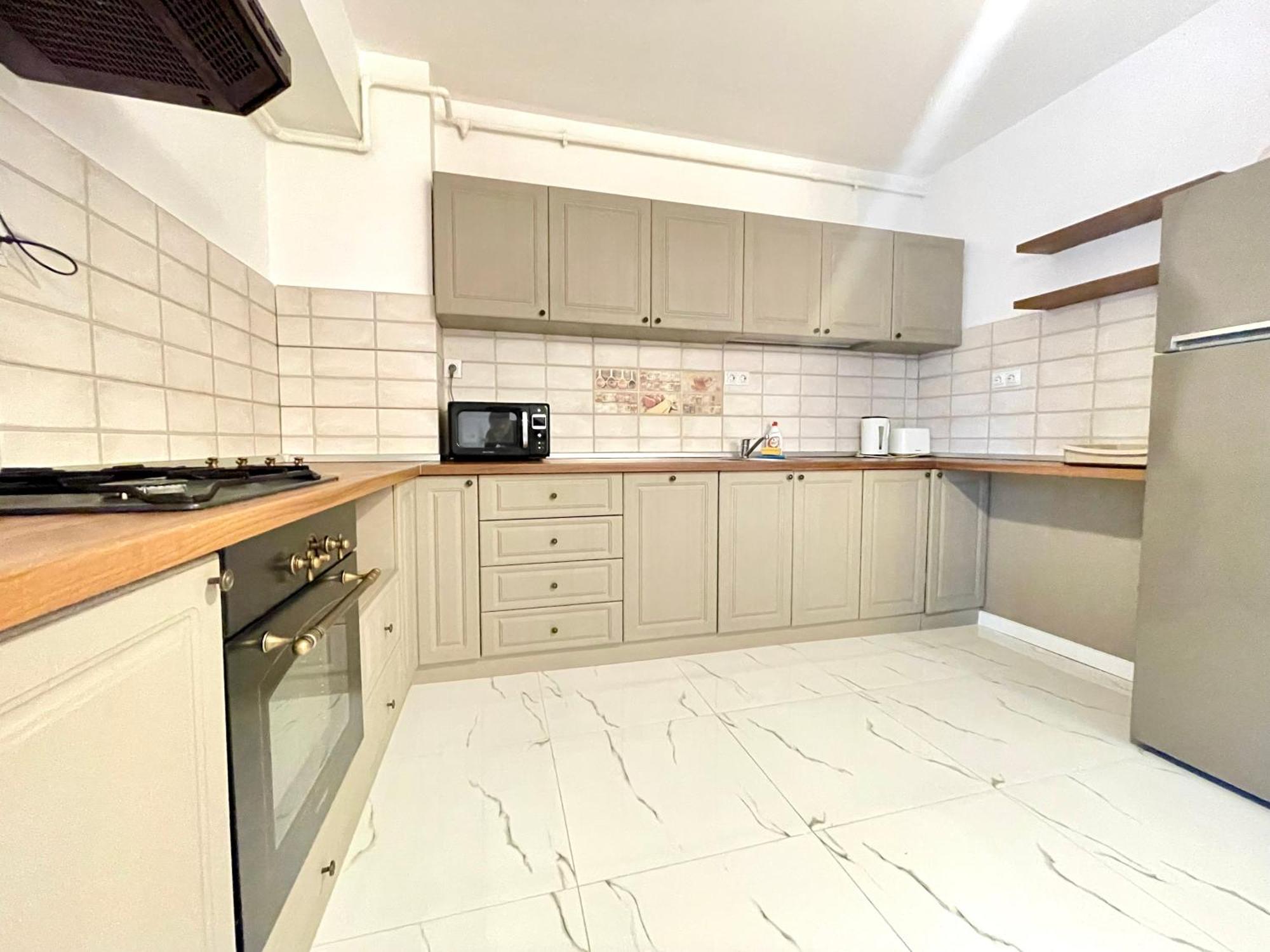 Apartment In - Yamaluxe